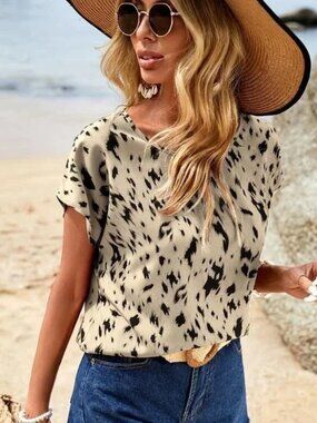 Beige Animal Print Relaxed Tee – Short Sleeve Beach Top (1XL)